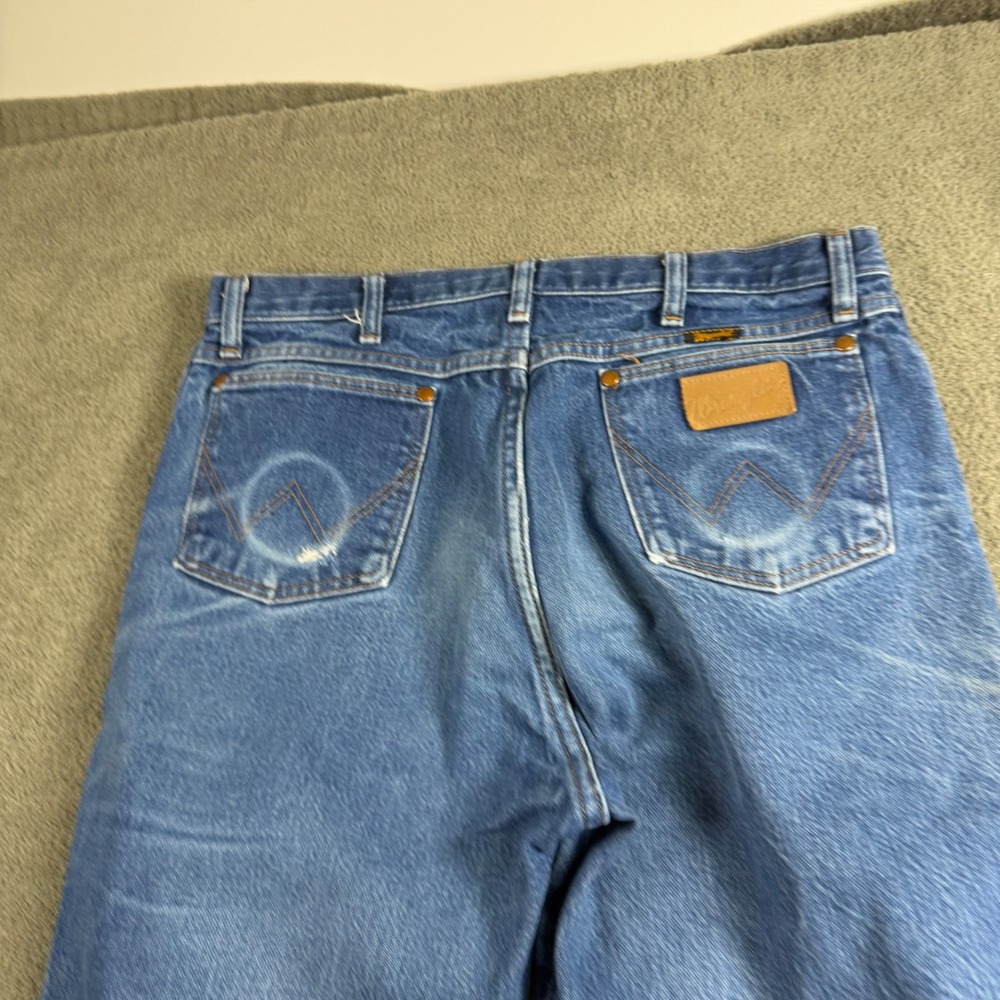 Wrangler 13MWZ Cowboy Cut Mens Jeans 36x36 Medium Wash Blue Straight Leg